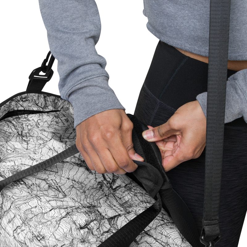 Mt. Rainier Duffle bag - Image 6