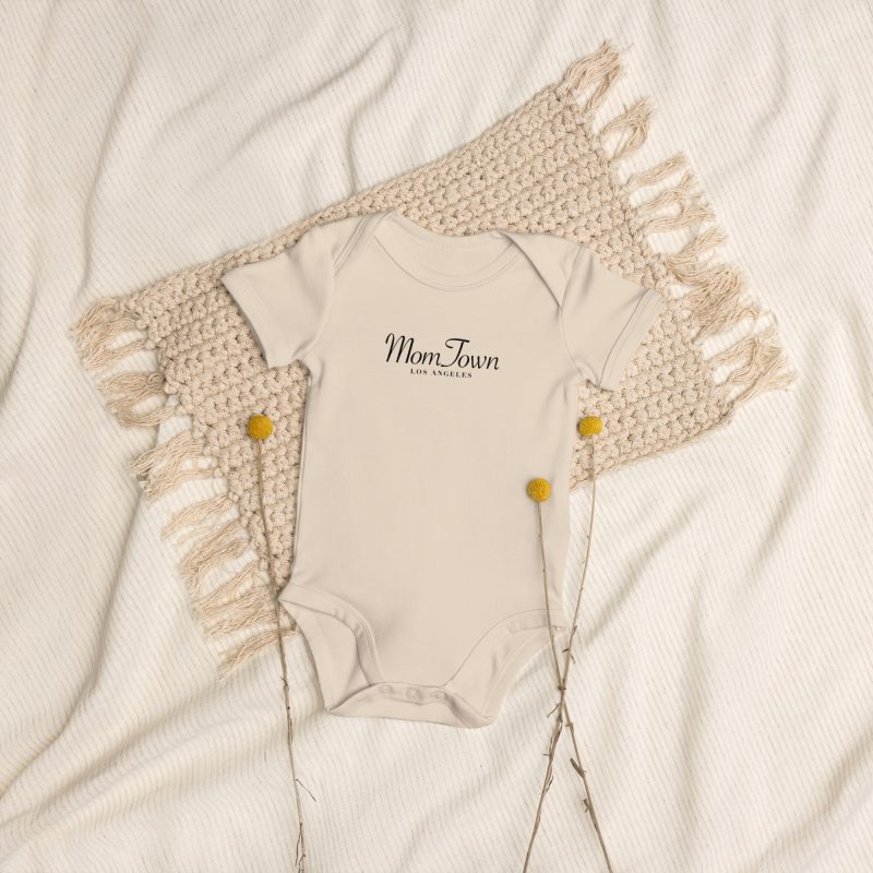 MomTown Organic cotton baby bodysuit - Image 2